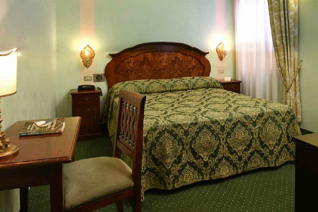 Hotel Marconi Венеция Экстерьер фото