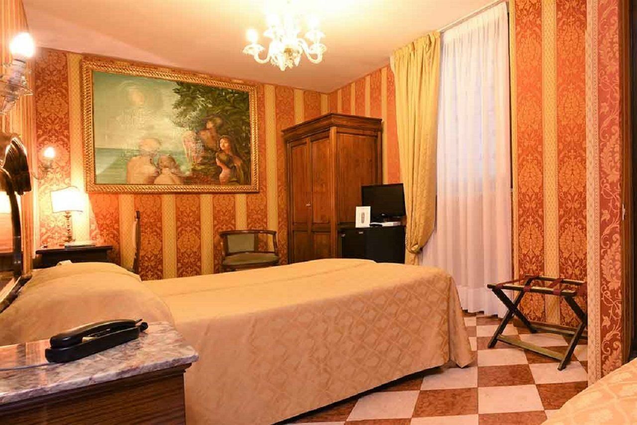 Hotel Marconi Венеция Экстерьер фото